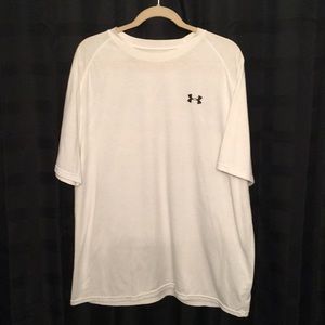 Men’s 2XL UA shirt